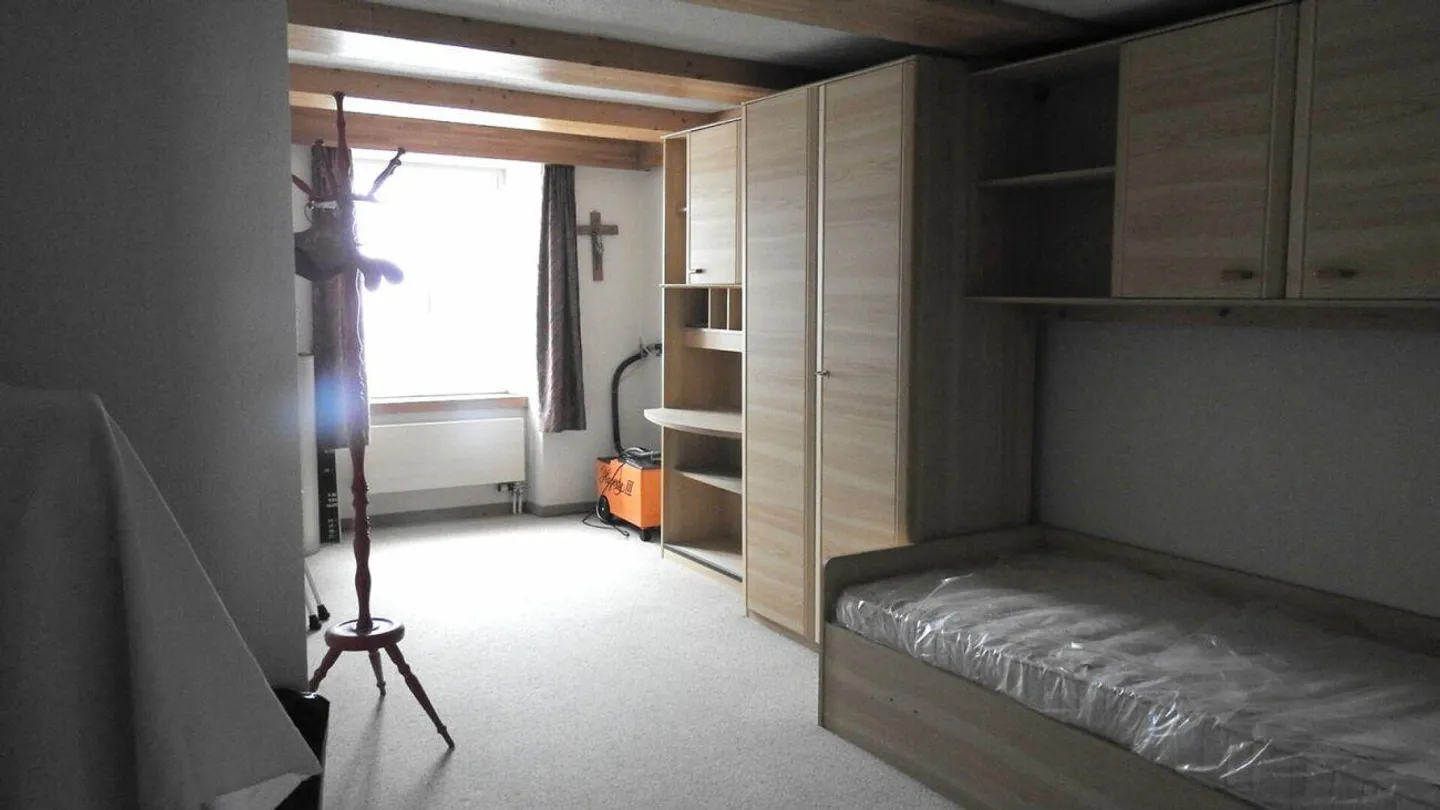 Restaurant Central with Apartment and Garage - Photo 20 of 30