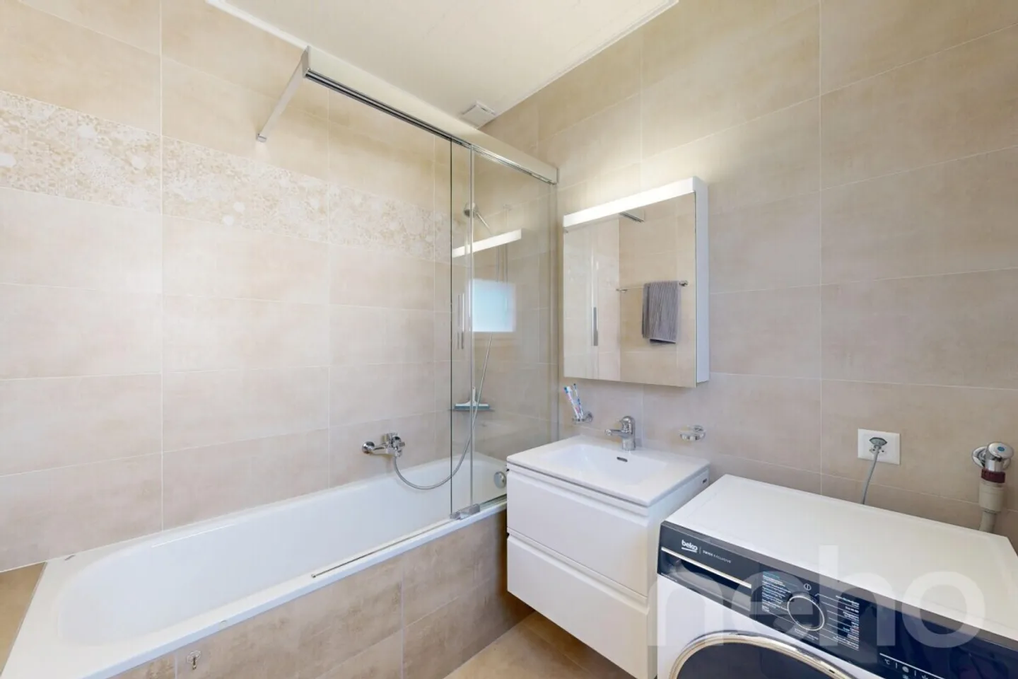 Duplex attico ristrutturato in Terre Sainte con volumi generosi - Foto 10 di 12