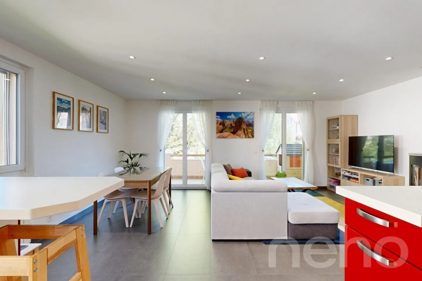 Duplex attico ristrutturato in Terre Sainte con volumi generosi - Foto 3 di 12