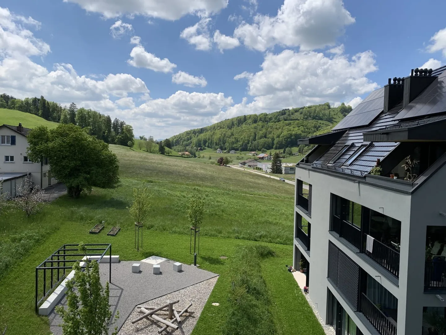 Modern Living in Holderbank! - Photo 7 of 7