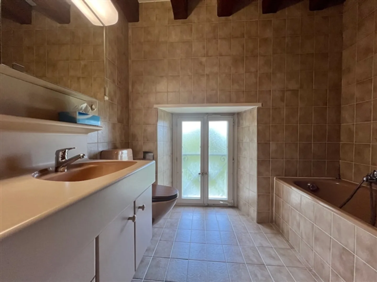 Ferme rénovée 4,5 pièces avec grande ferme sur 2 parcelles de 3'109 m2 - Photo 8 sur 13