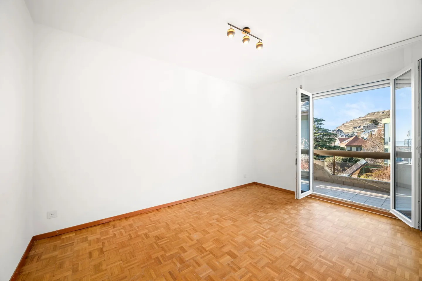 4.5-room apartment with panoramic lake view - Photo 8 of 14