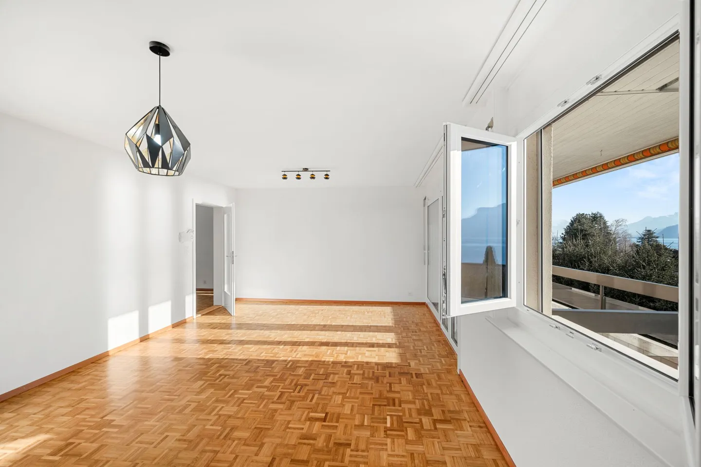 4.5-room apartment with panoramic lake view - Photo 12 of 14