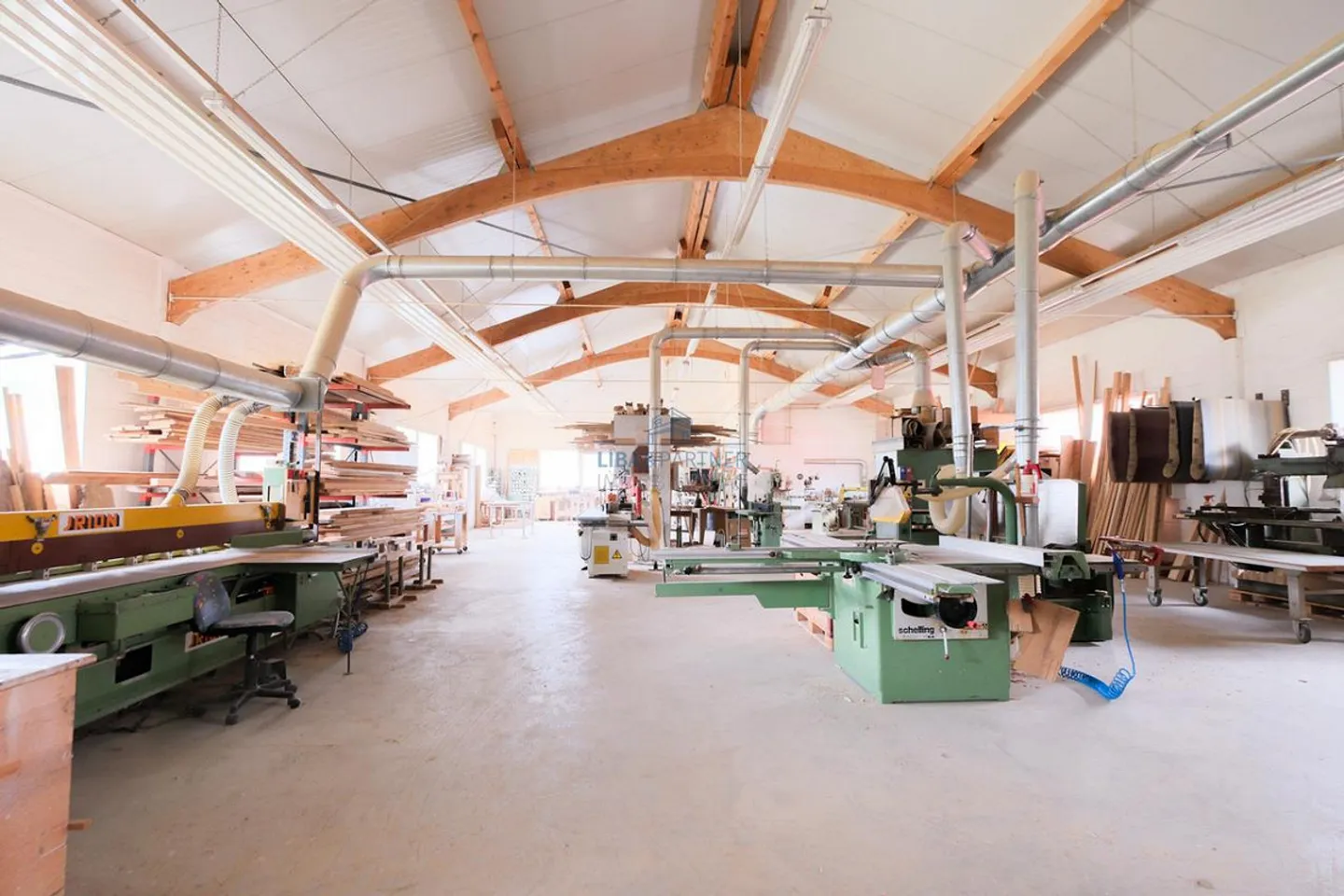 900m² Commercial Space: Top Infrastructure, Versatile Use, Sustainable - Photo 4 of 13