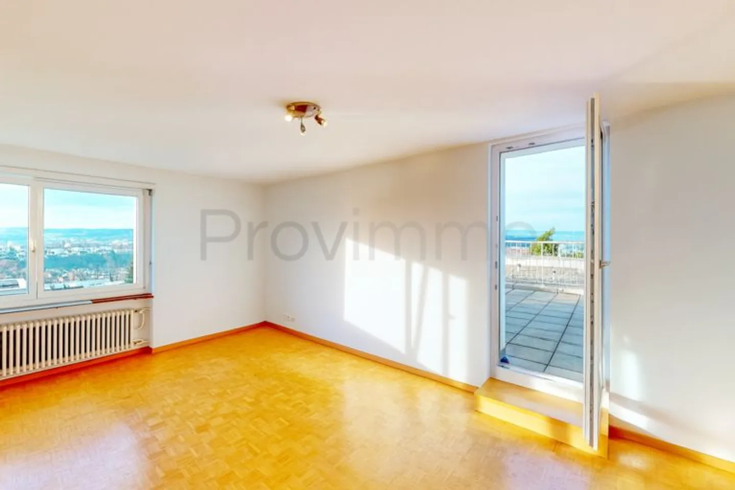 Appartement mansardé avec panorama fantastique et piscine commune - Photo 6 sur 13