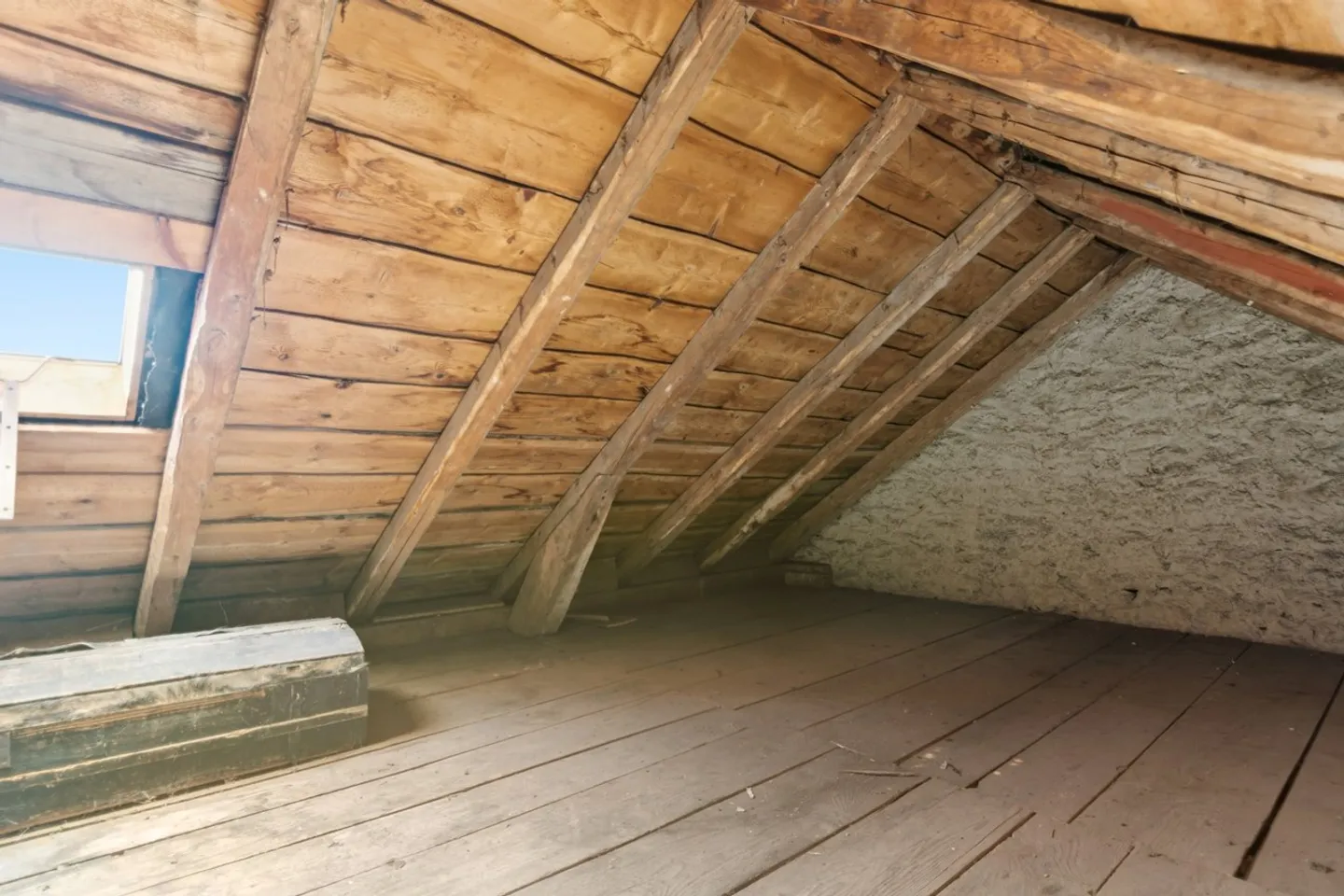 Maison mitoyenne avec de belles possibilités de rénovation - Photo 6 sur 6