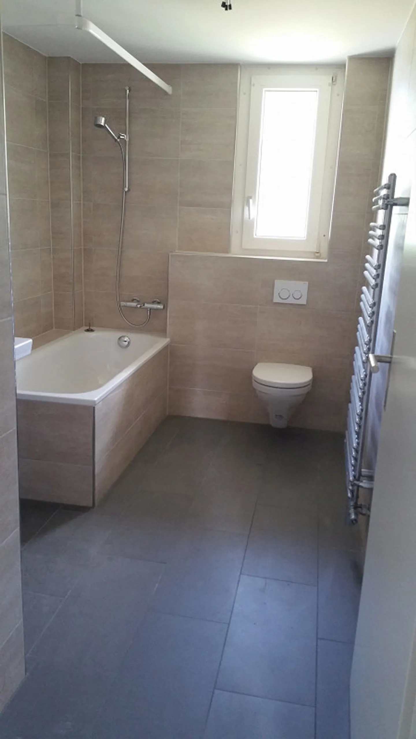 Appartement 3,5 pièces dans une maison multifamiliale confortable cherche de nouveaux locataires - Photo 4 sur 6