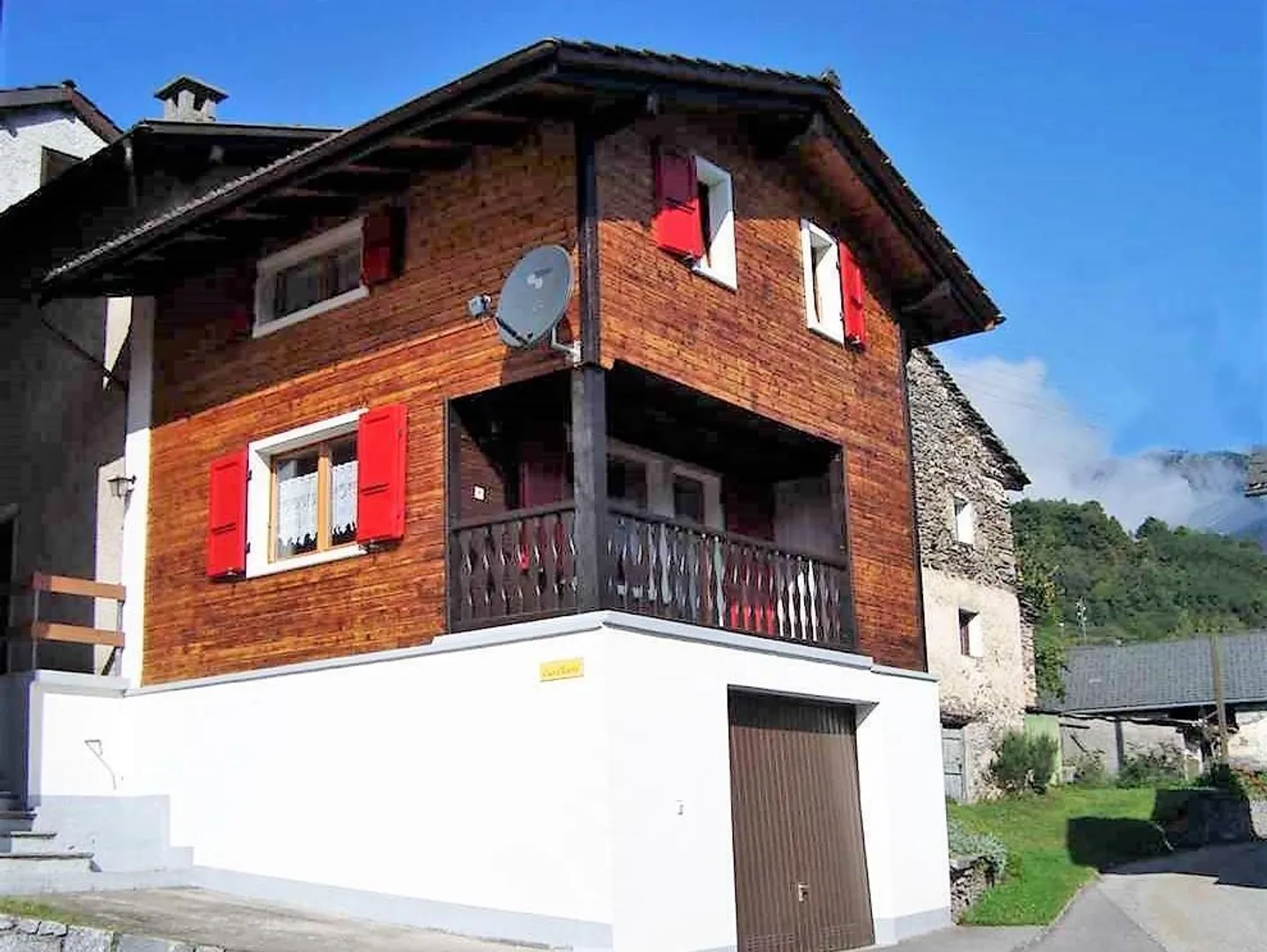 Charmantes Chalet mit Garten - Foto 1 von 13