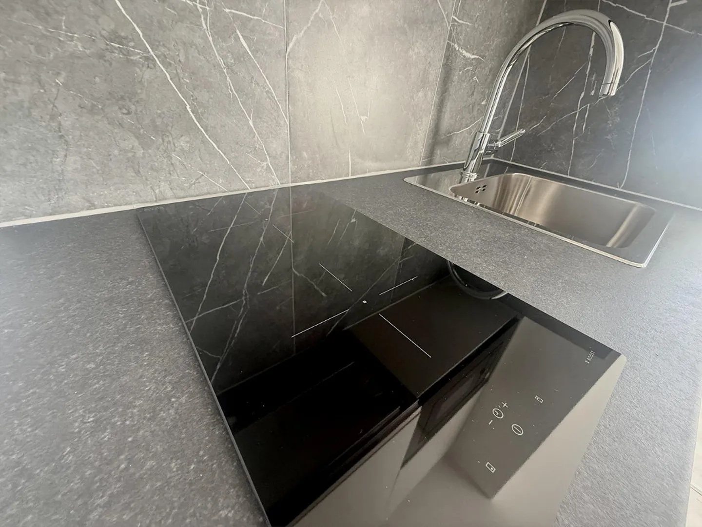 Moderne et rénové 1.5 pièces avec emplacement stratégique à Coldrerio - Photo 2 sur 6