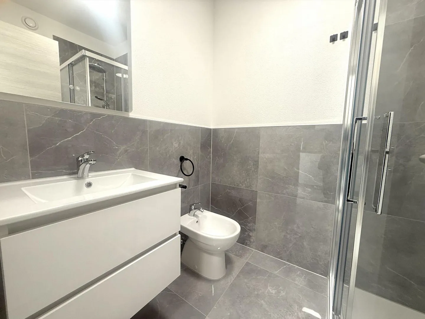 Moderne et rénové 1.5 pièces avec emplacement stratégique à Coldrerio - Photo 4 sur 6