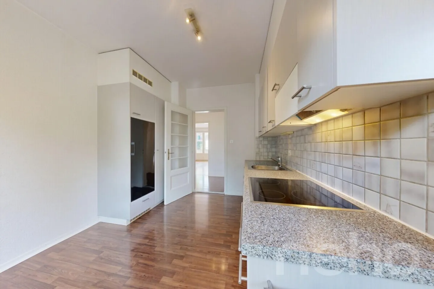 Charming Apartment with Garage - Photo 3 of 12
