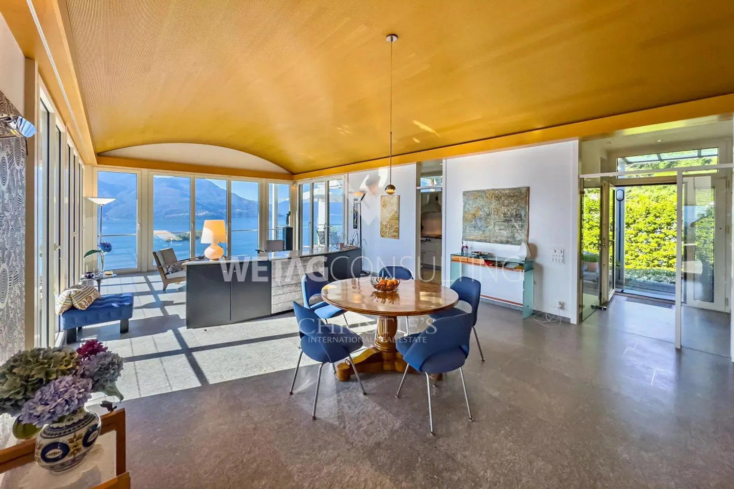 Villa elegante con giardino, terrazze e vista mozzafiato sul lago a ... - Foto 3 di 13