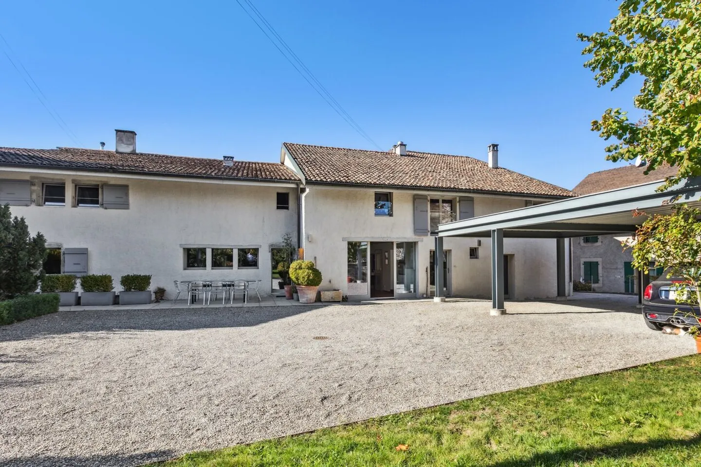 A Charming Property in Aire-la-Ville - Photo 14 of 15