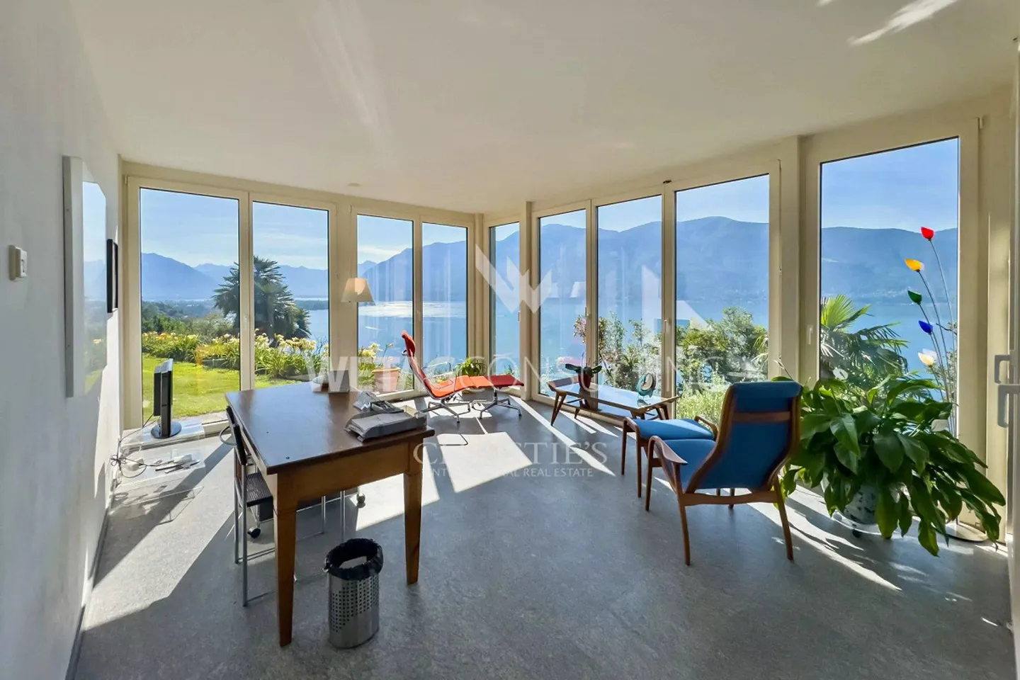 Villa elegante con giardino, terrazze e vista mozzafiato sul lago a ... - Foto 4 di 13