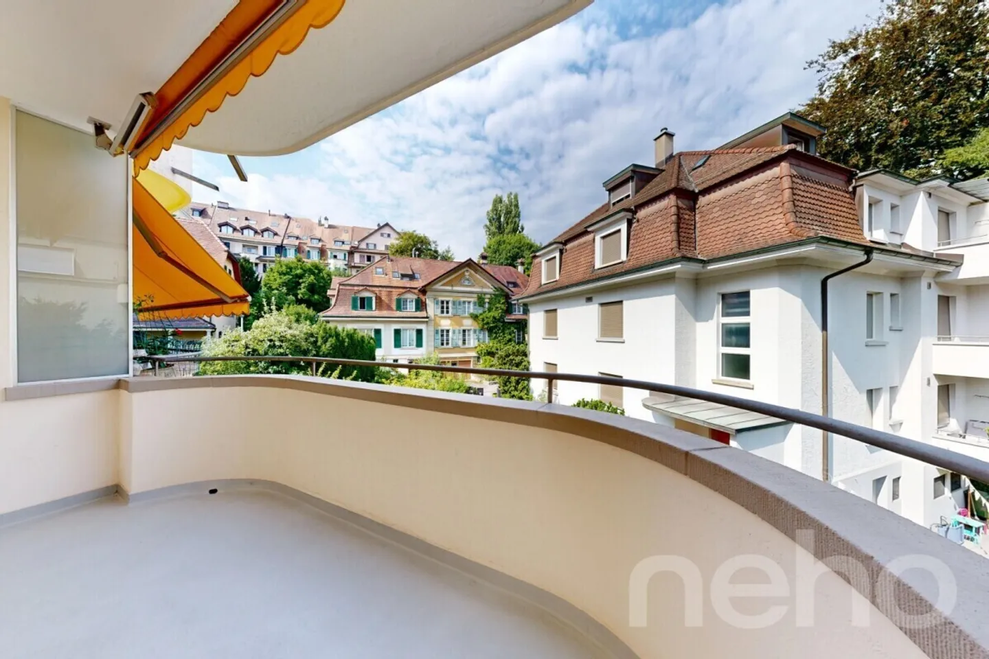 Charming Apartment with Garage - Photo 10 of 12