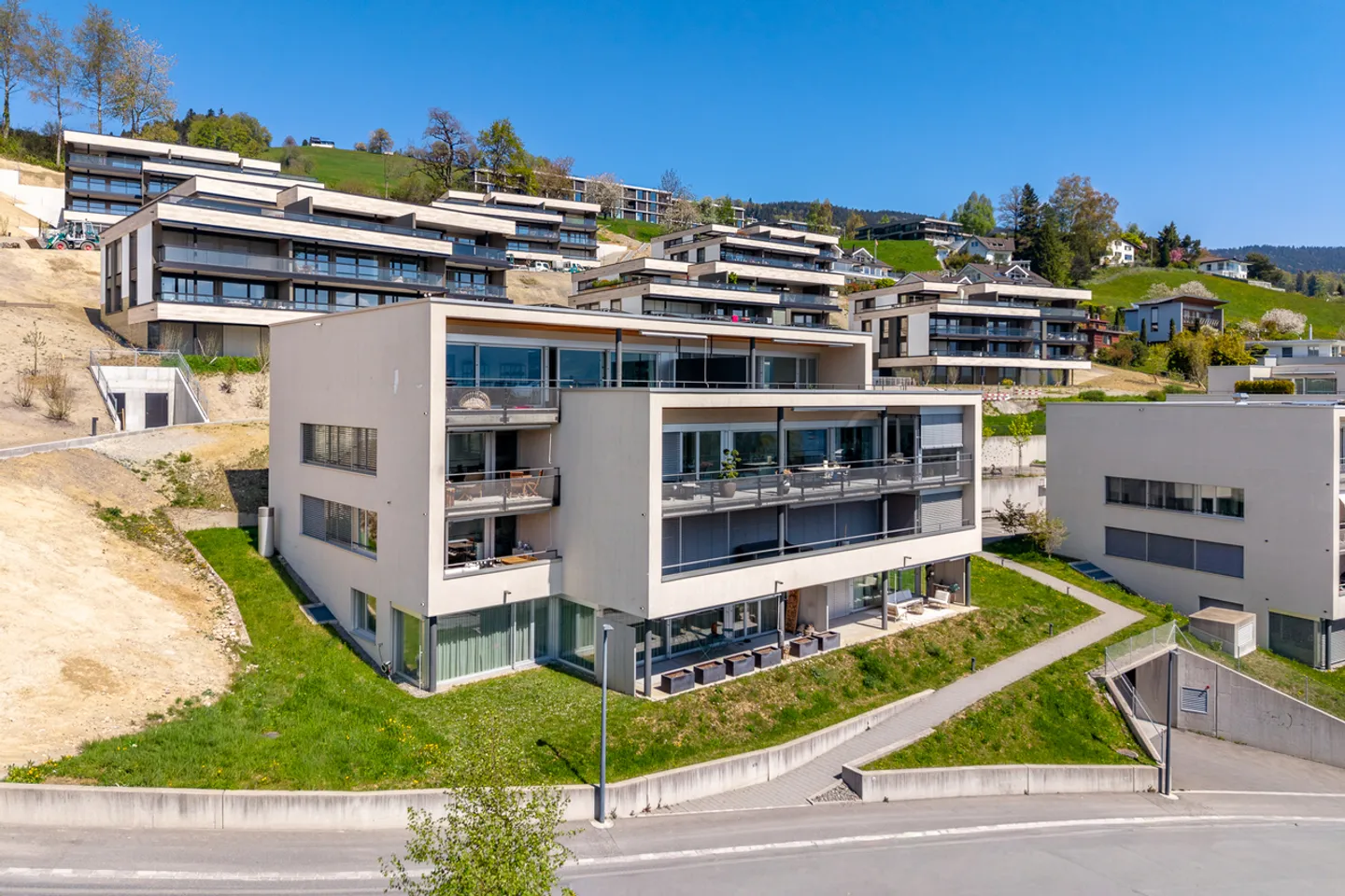3.5 Zimmer Wohnung mit Aussicht - Foto 1 von 10