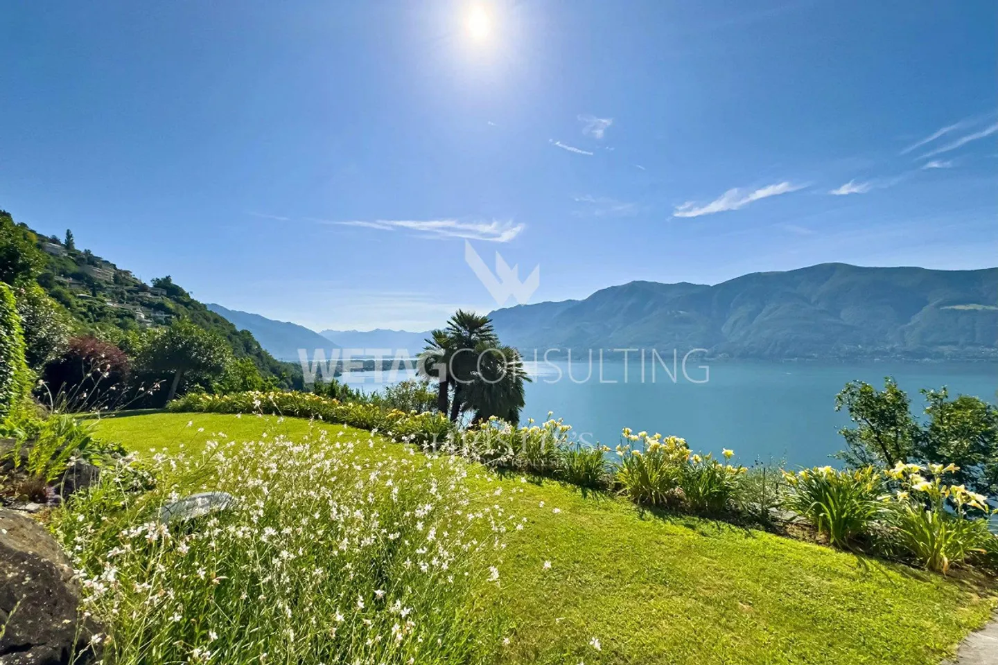 Villa elegante con giardino, terrazze e vista mozzafiato sul lago a ... - Foto 7 di 13