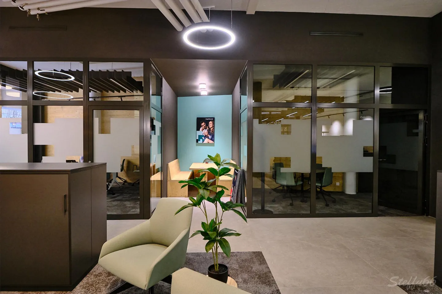 Spazio commerciale o per ufficio versatile con vetrina - Foto 4 di 15