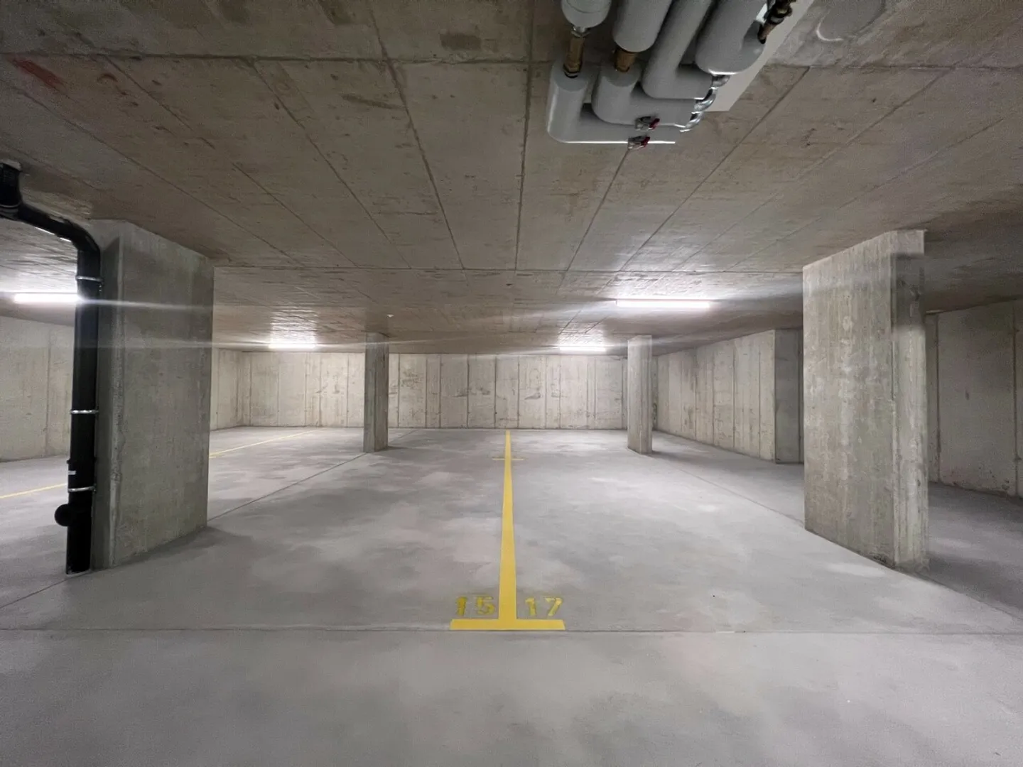 Indoor parking spaces for rent - Photo 3 of 3