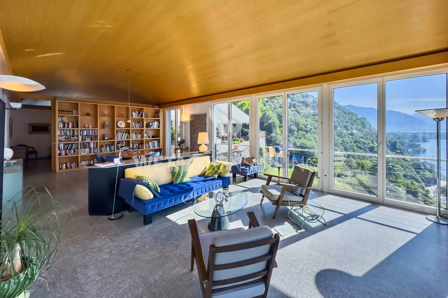 Villa elegante con giardino, terrazze e vista mozzafiato sul lago a ... - Foto 8 di 13