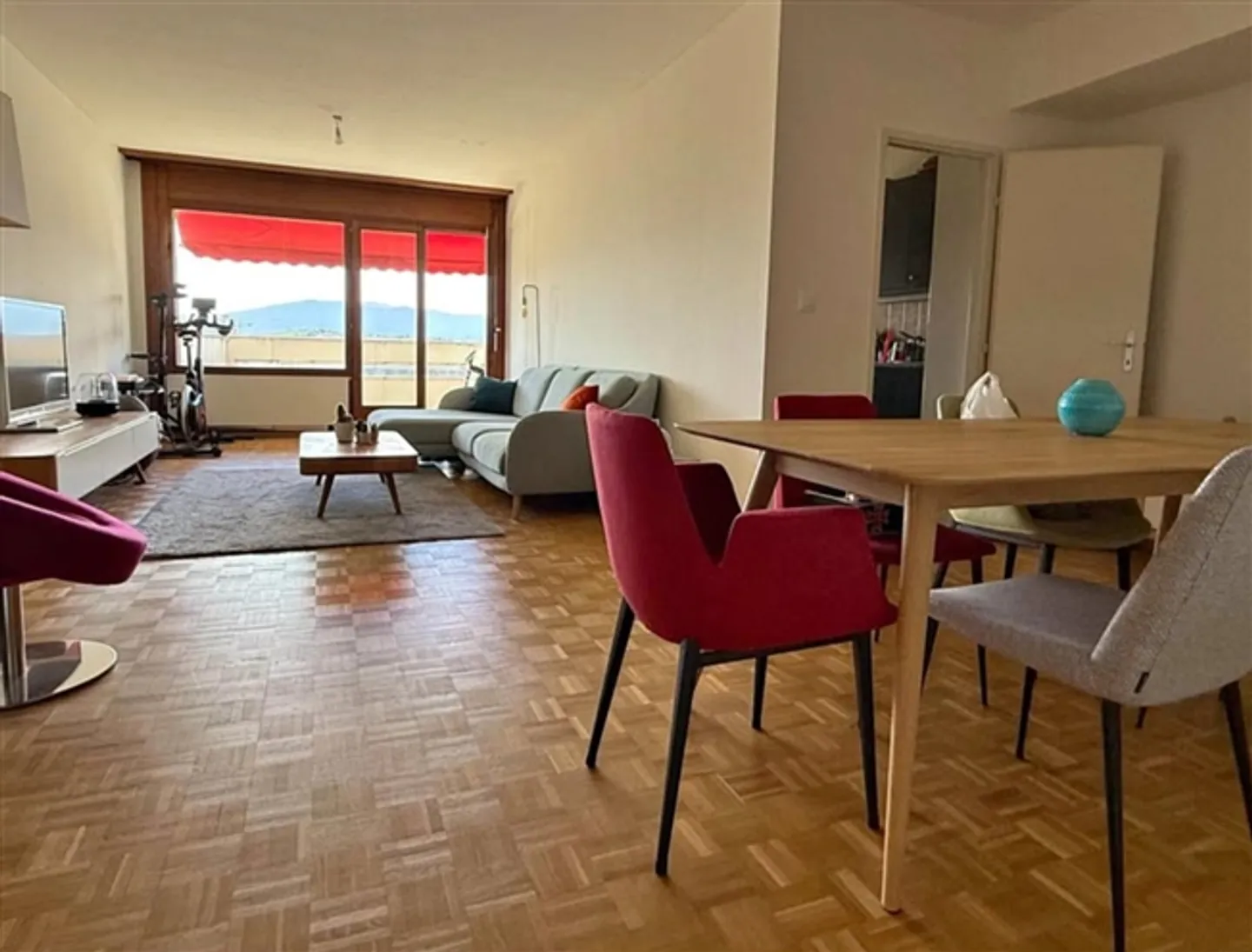 4-room apartment in Lancy. - Photo 2 of 5