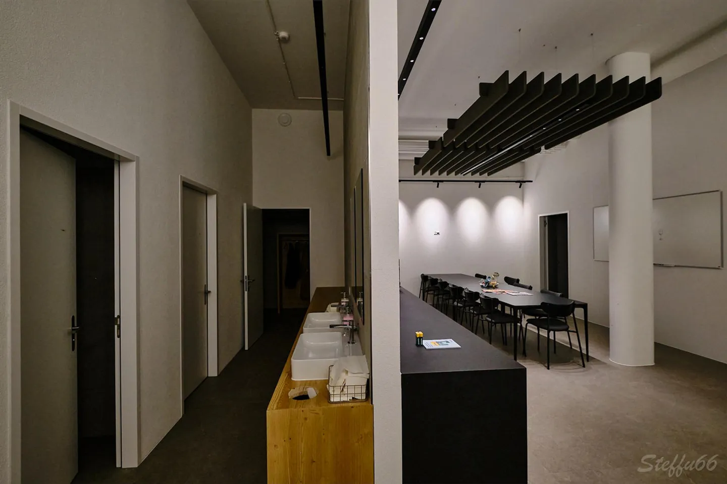 Spazio commerciale o per ufficio versatile con vetrina - Foto 13 di 15