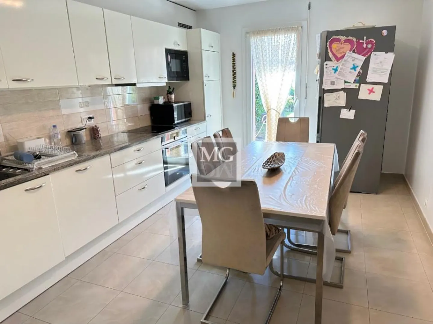Vernier: Spacious family villa with large garden - Photo 4 of 8