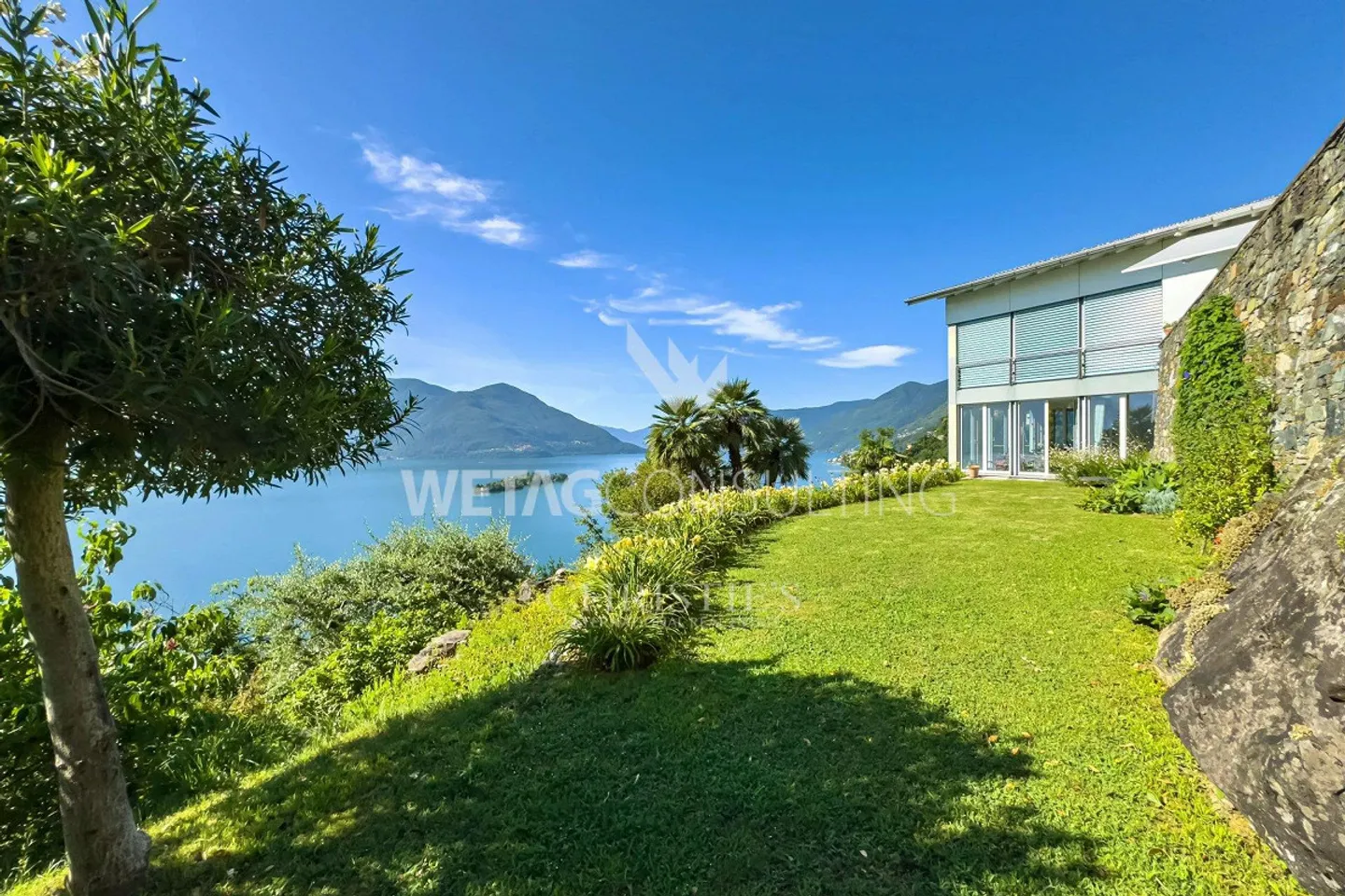 Villa elegante con giardino, terrazze e vista mozzafiato sul lago a ... - Foto 13 di 13