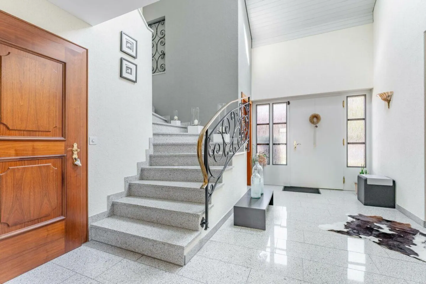 Herrschaftlechs Landhuus in una posizione di quartiere soleggiata - Foto 4 di 12