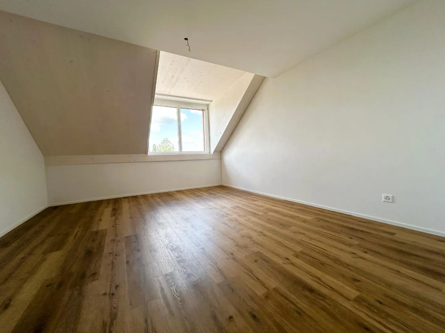 Appartement sous les combles de 3,5 pièces - Photo 3 sur 5