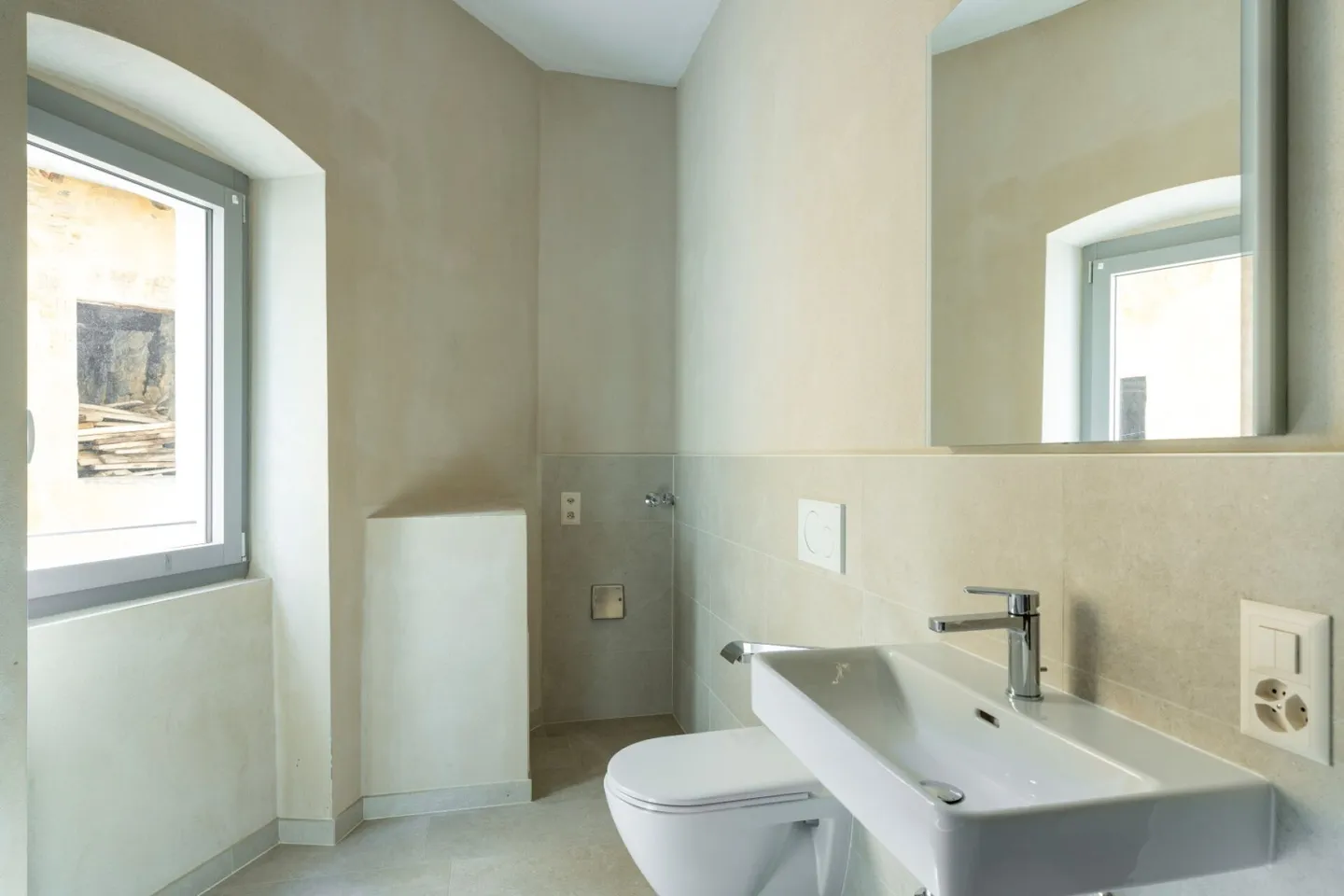 Appartamento ristrutturato ad Aranno - Foto 4 di 8