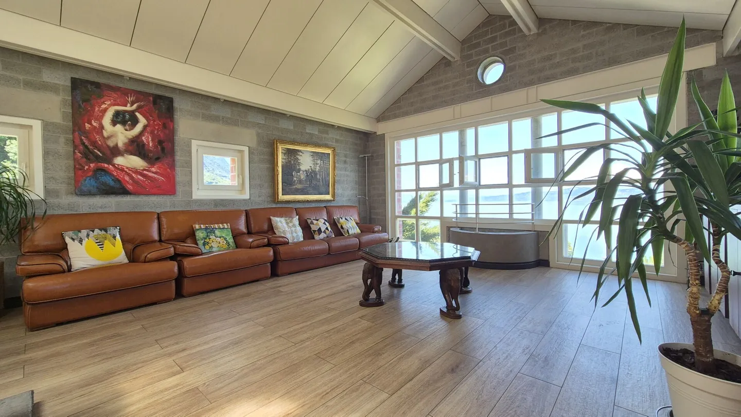 Architect-designed villa with 4.5 rooms at the exit of Bouveret - Photo 4 of 18