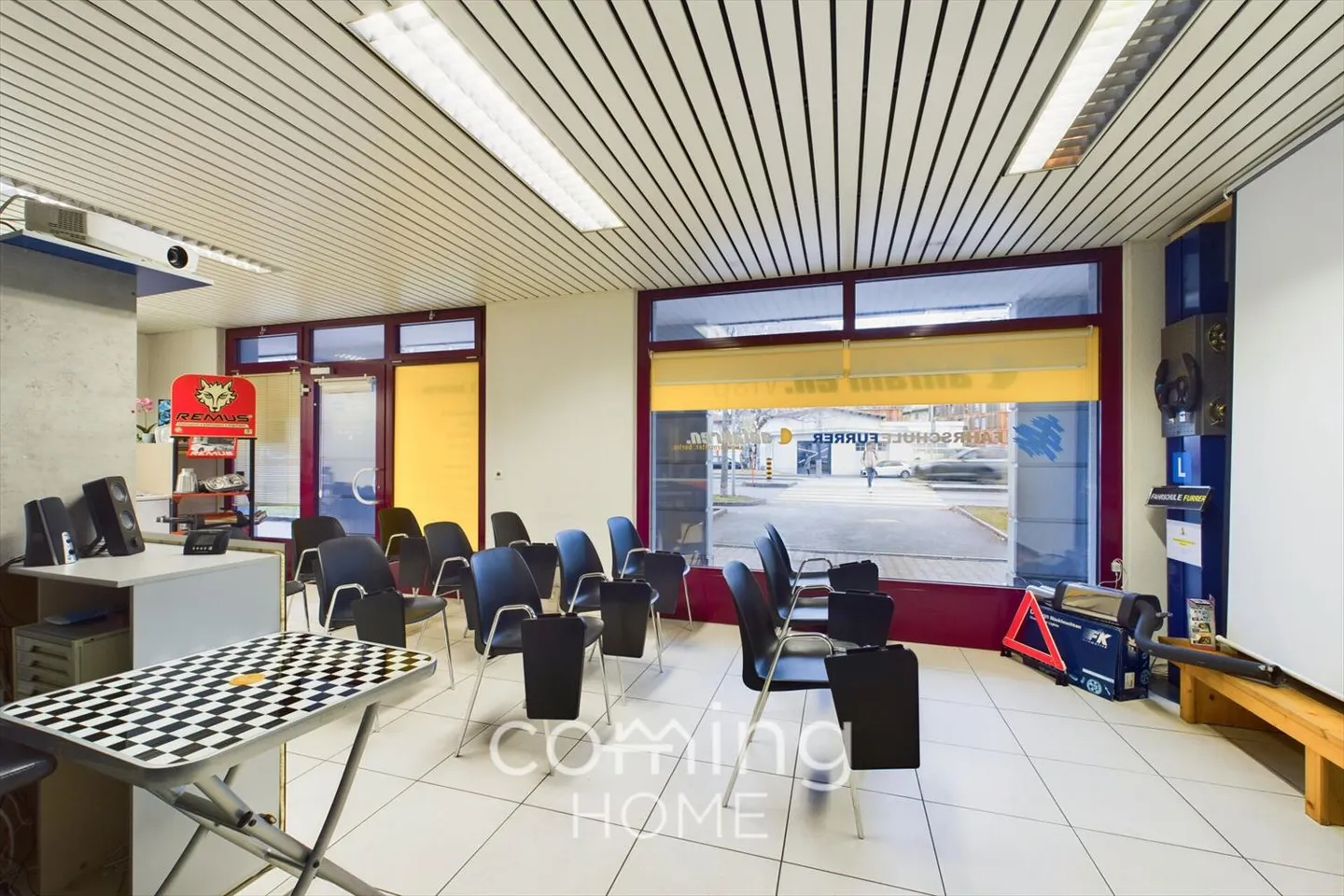 Commercial space in Visp - centrally located with versatile usage options - Photo 3 of 12