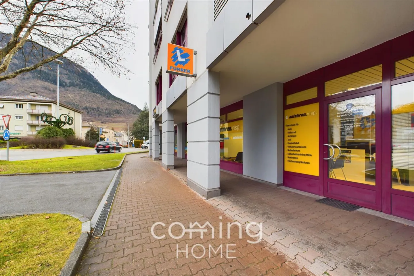 Commercial space in Visp - centrally located with versatile usage options - Photo 1 of 12
