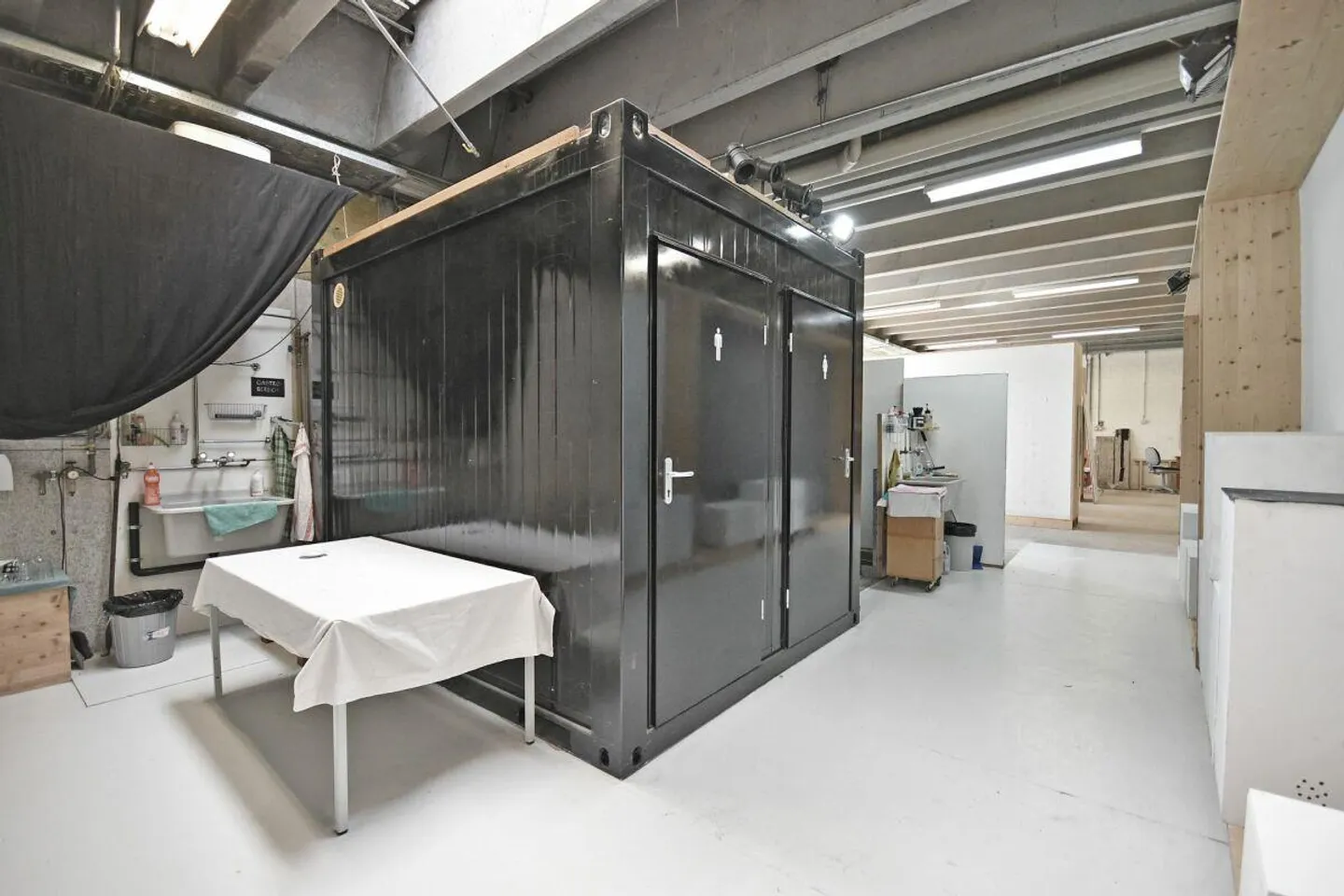 Spazio commerciale in una buona posizione - Foto 5 di 10