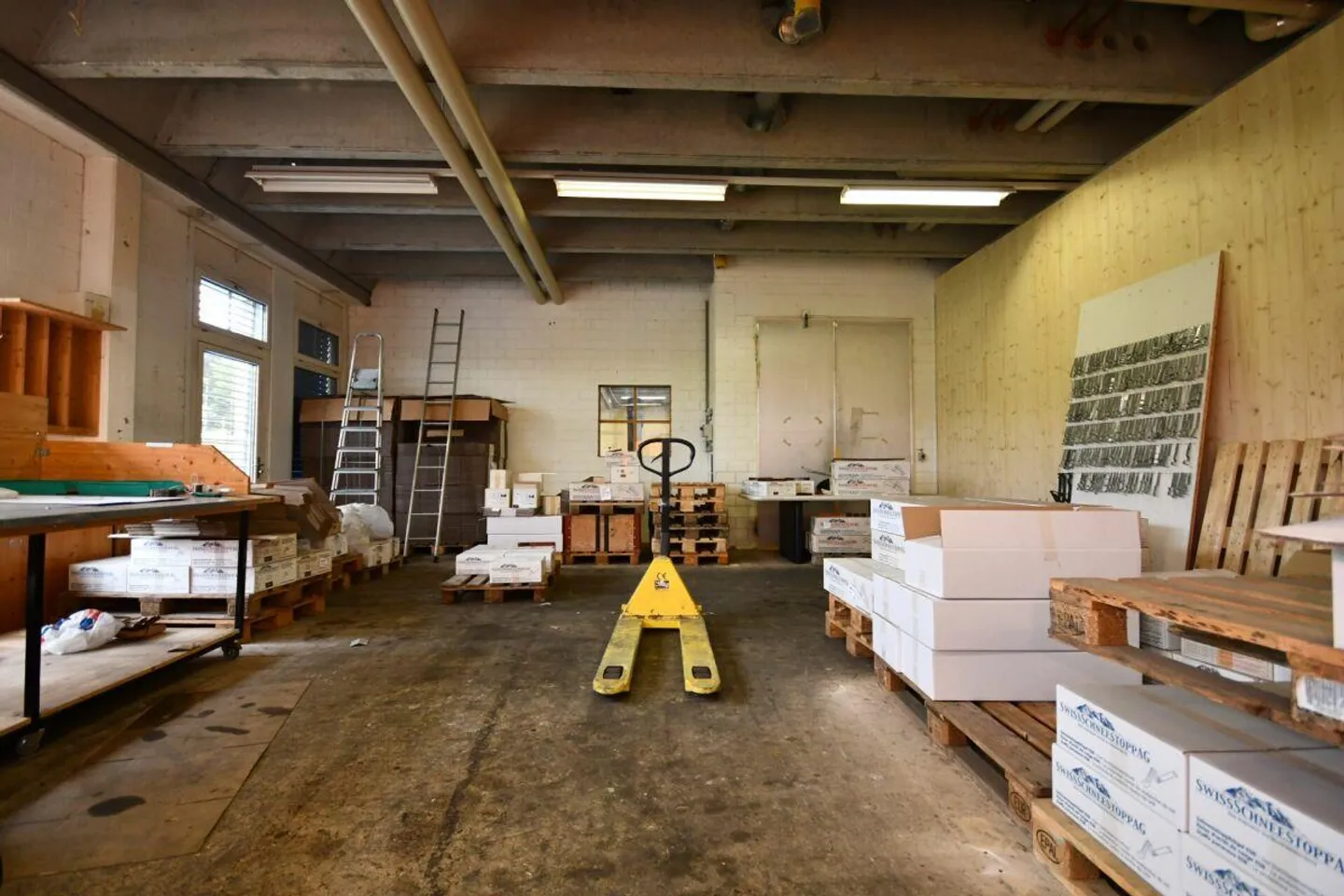 Spazio commerciale in una buona posizione - Foto 6 di 10