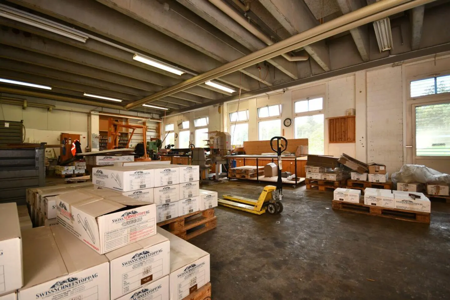 Spazio commerciale in una buona posizione - Foto 7 di 10