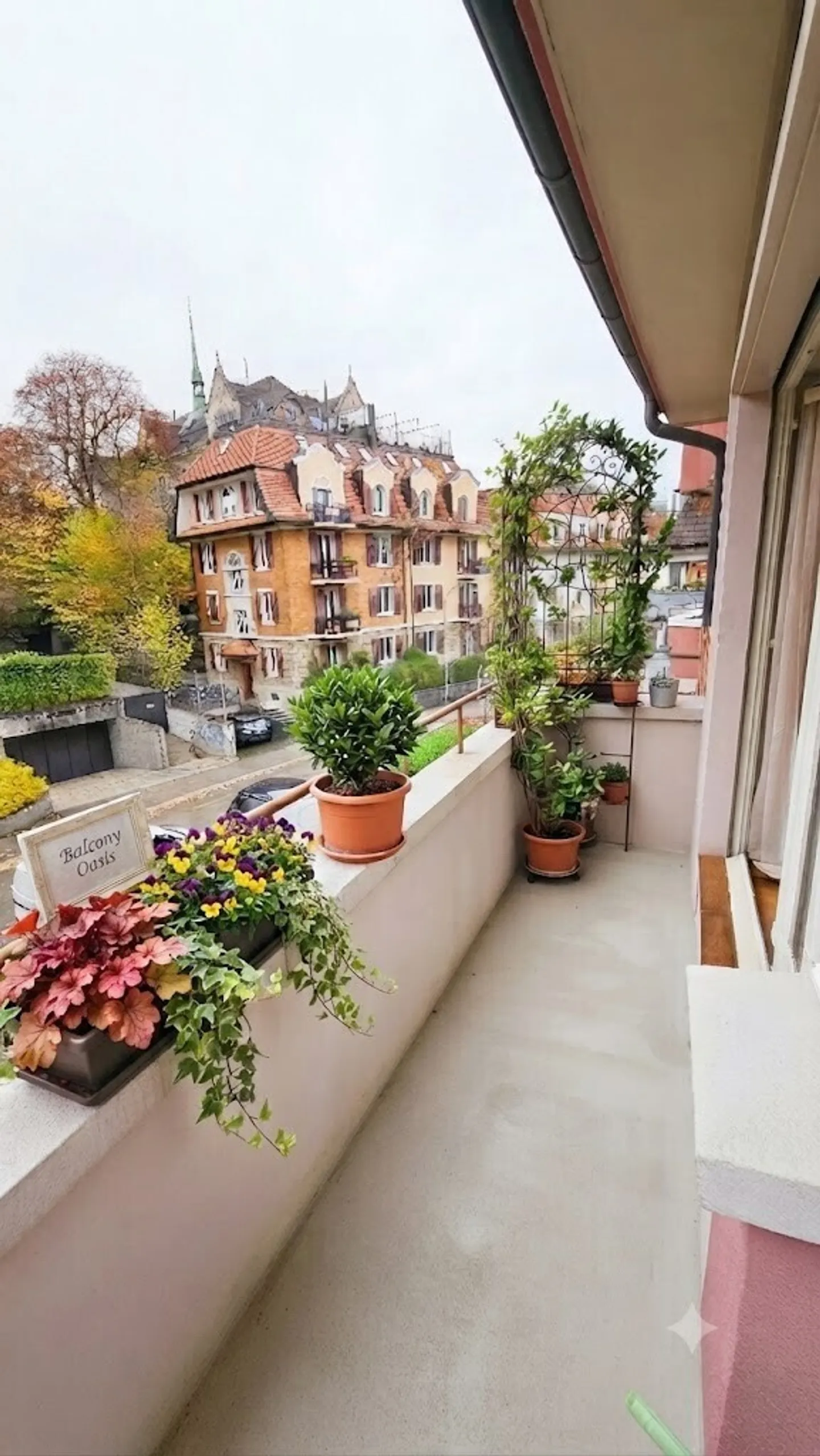 City Life and Tranquility Combined: Attractive 2.5-Room Apartment with Balcony in 8003 Zurich - Photo 5 of 7