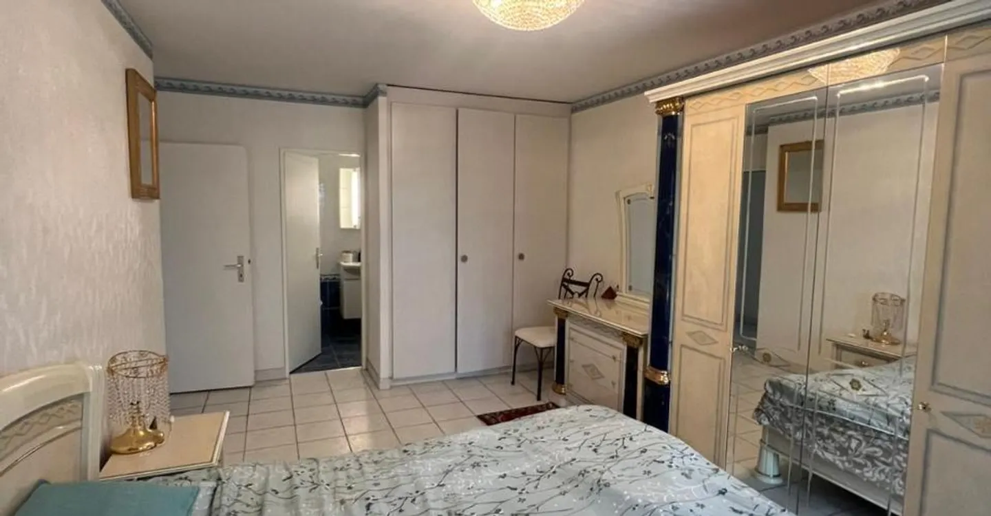 Appartement spacieux 5 pièces - Photo 8 sur 13
