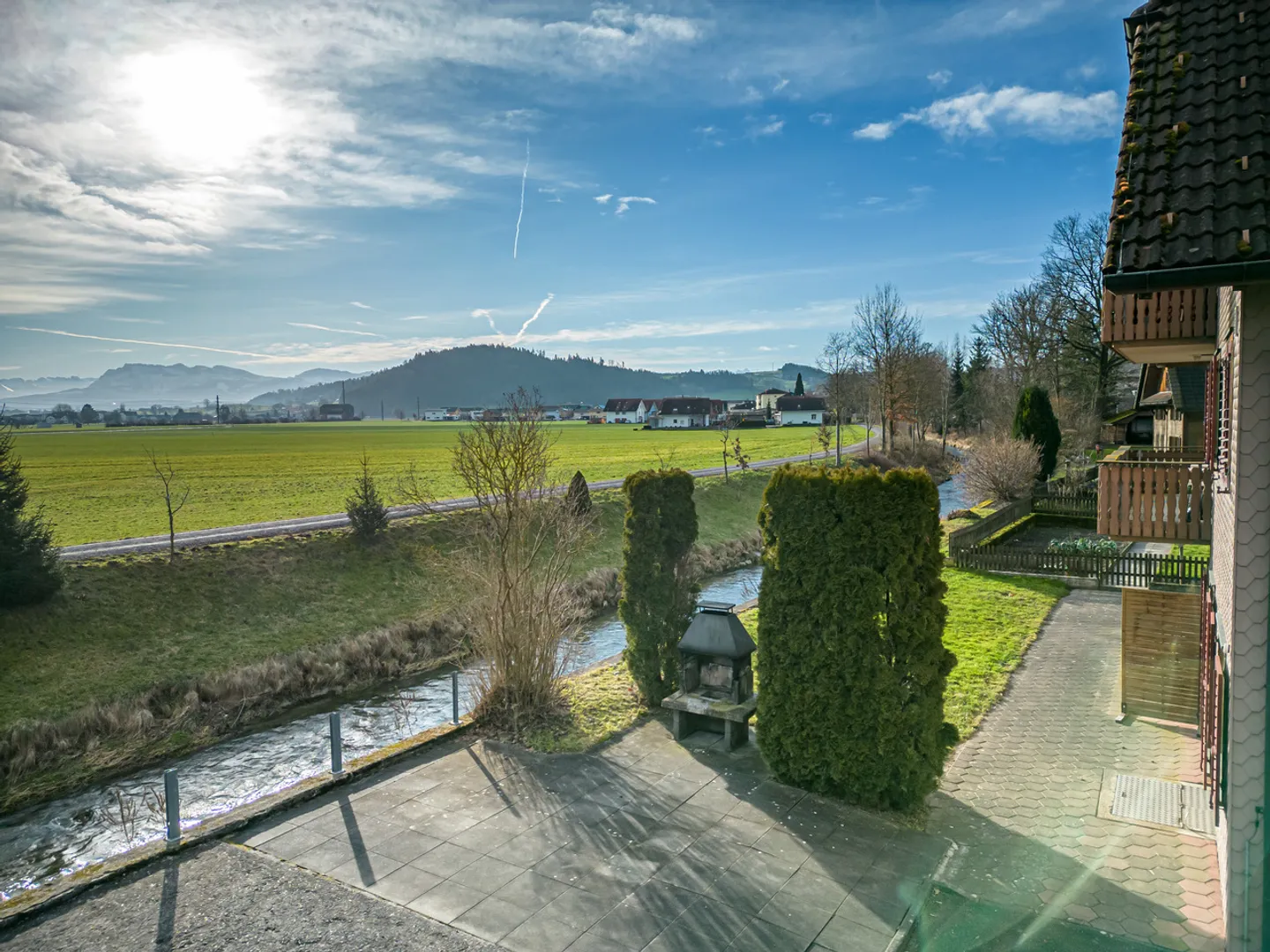 Casa residenziale con fienile in posizione idilliaca - Foto 13 di 14