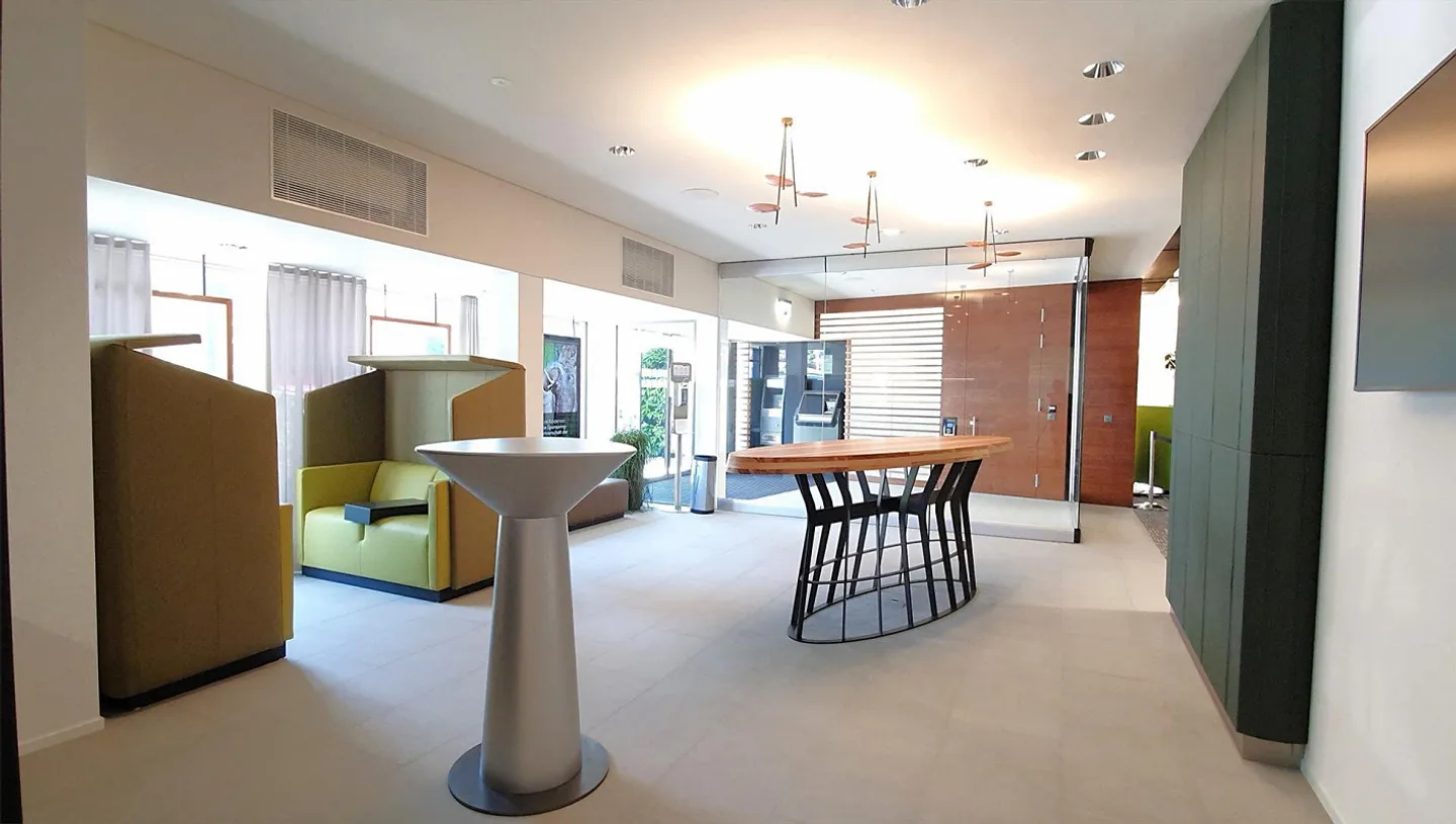 First-class office/practice/sales spaces in the center and train station - Photo 9 of 13