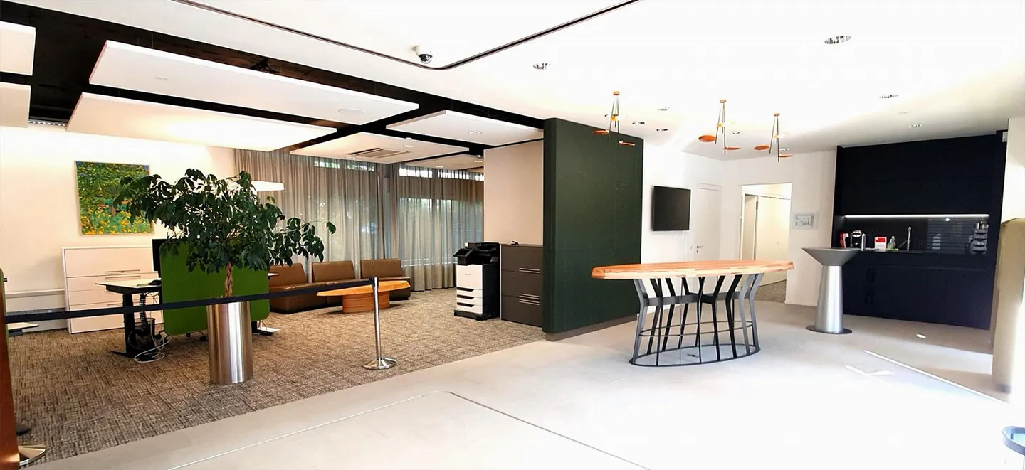 First-class office/practice/sales spaces in the center and train station - Photo 10 of 13