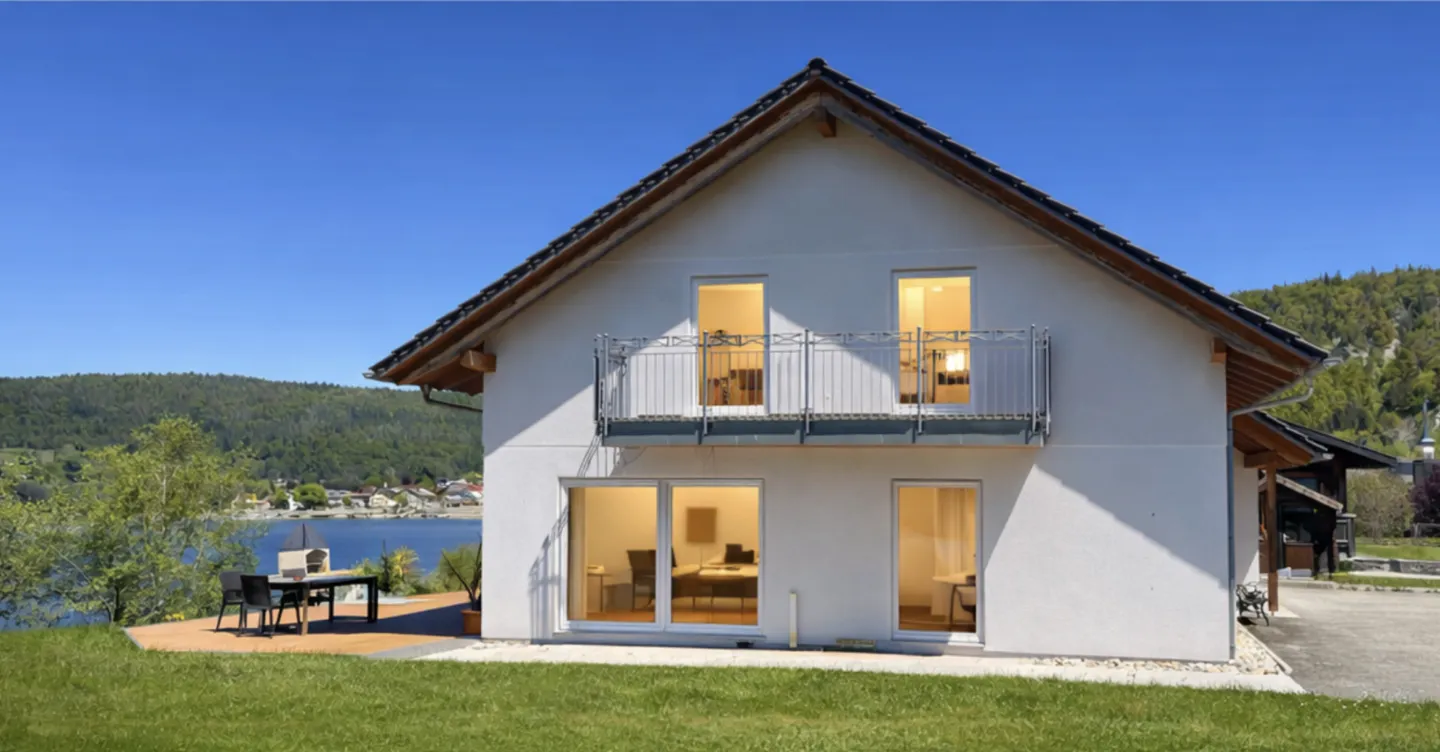 Haus 5.5 Zimmer - Foto 2 von 3