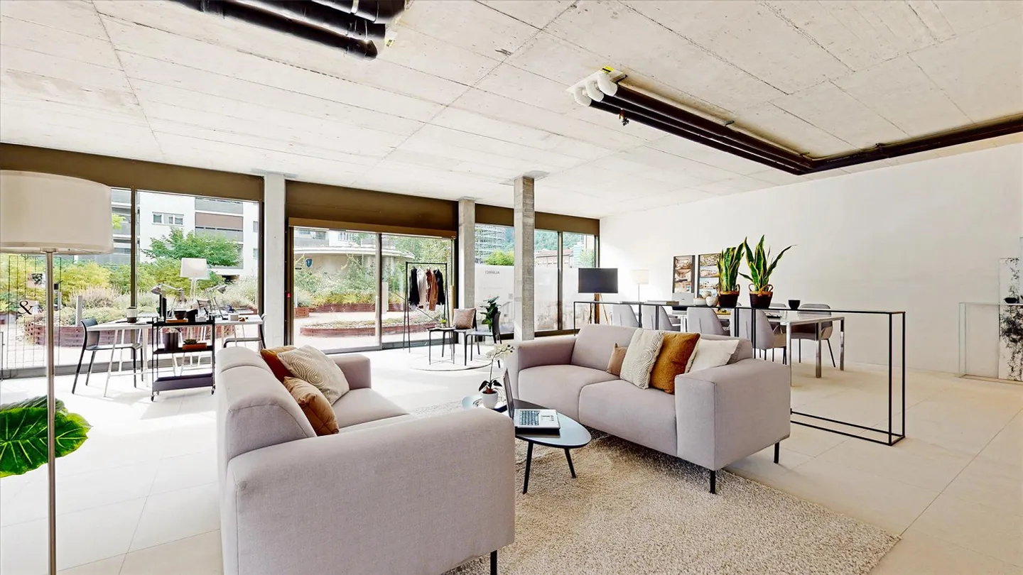 Nouvel espace commercial avec vitrines - Photo 3 sur 5