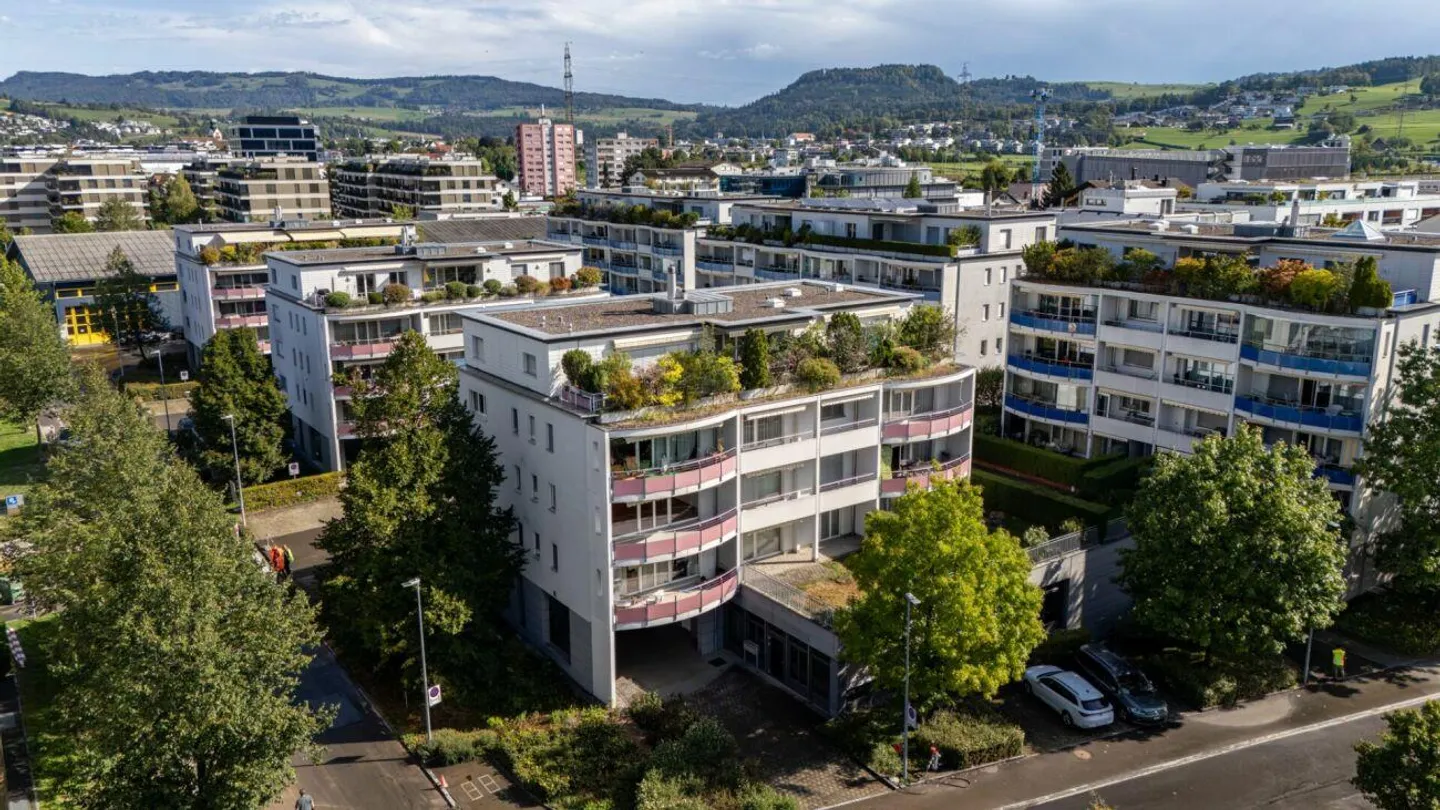 Condominio centrale di 4,5 stanze - Foto 2 di 10