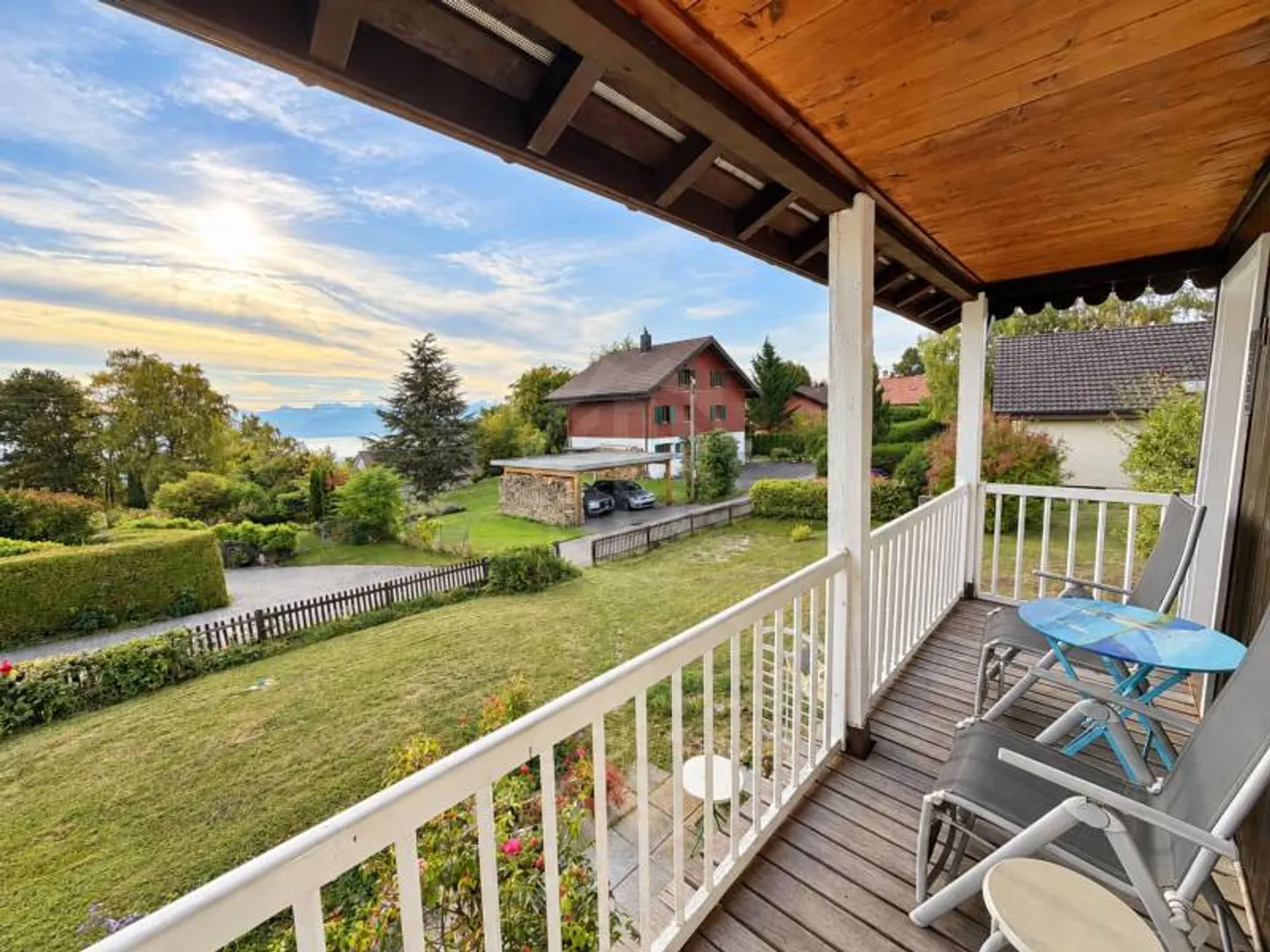 Charming House with Lake View - Photo 10 of 10
