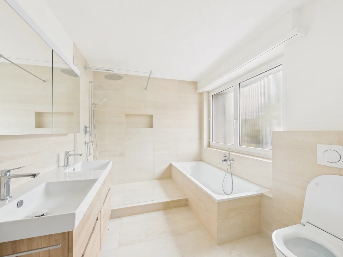 Modern 5.5-room penthouse apartment with balcony in Altstätten - Photo 8 of 12