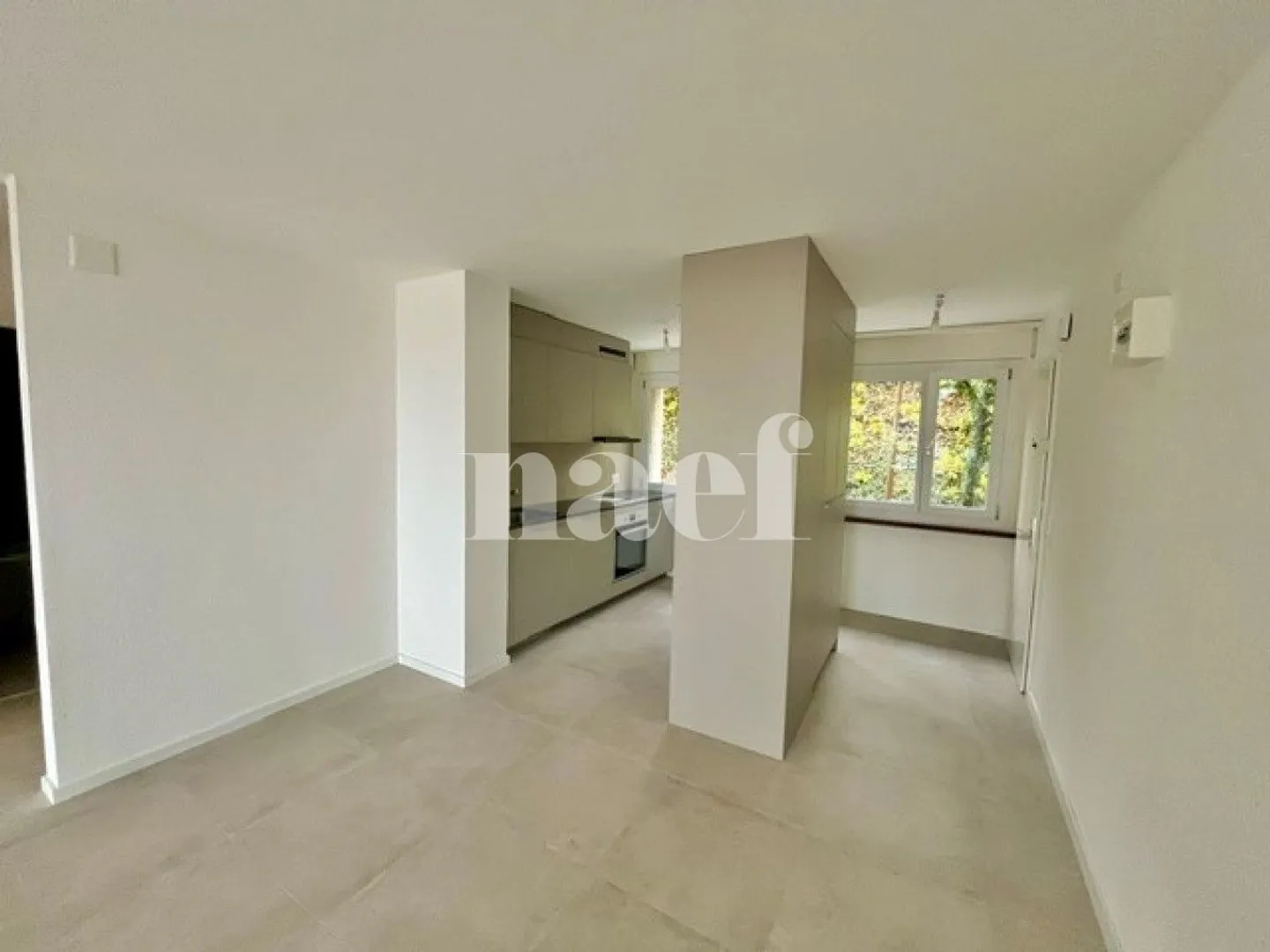 Bellissimo appartamento ristrutturato con balcone - Foto 3 di 7