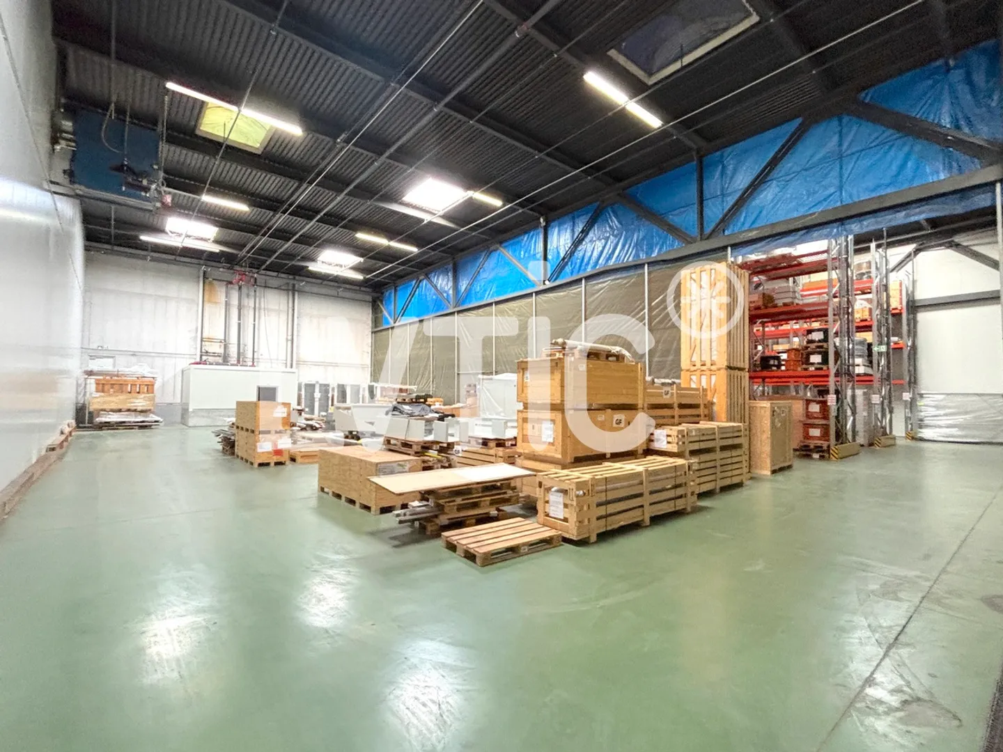 Deposito di 450 m2 in affitto a Tolochenaz - Foto 2 di 5