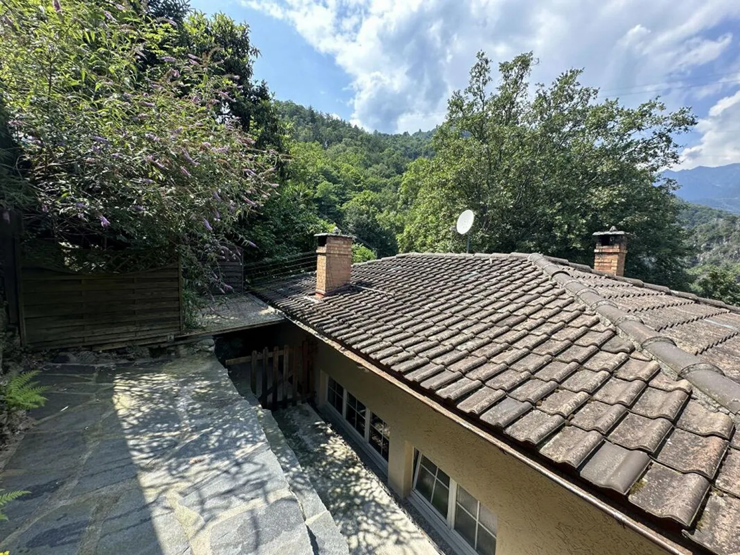 House with Two Apartments, Garage and Garden - Photo 7 of 13